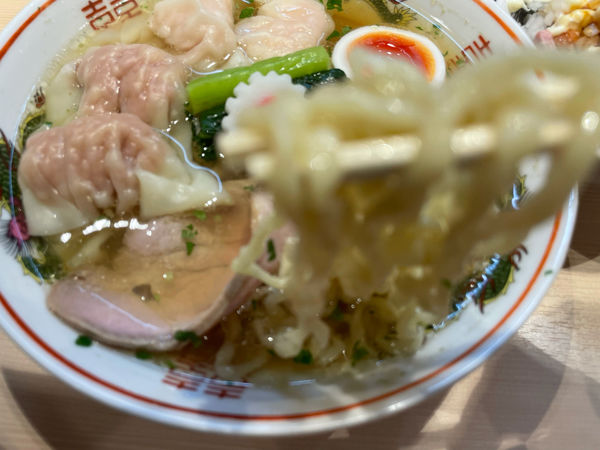 「全部入りワンタン麺」@キング製麺の写真