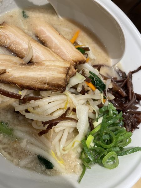 「白豚骨タンメン」@TOKYO豚骨BASE MADE by 一風堂 赤羽店の写真