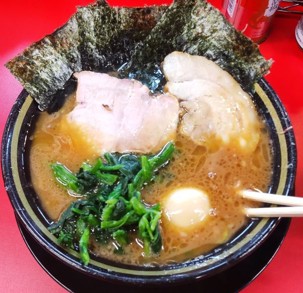 「ラーメン 煮玉子 バラ」@IEKEI_TOKYO 王道家直系の写真