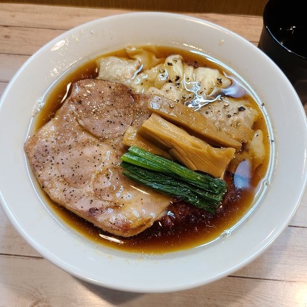 「鴨雲呑中華そば 黒¥900」@世田谷中華そば 祖師谷七丁目食堂の写真