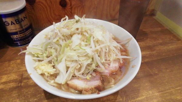 「小豚ラーメン　ニンニク少しヤサイマシ  ¥860」@ラーメン二郎 前橋千代田町店の写真