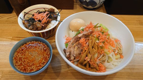 「【限定】冷し辛つけそば 960円 + 豚ばらごはん 350円」@中華そば専門 とんちぼの写真