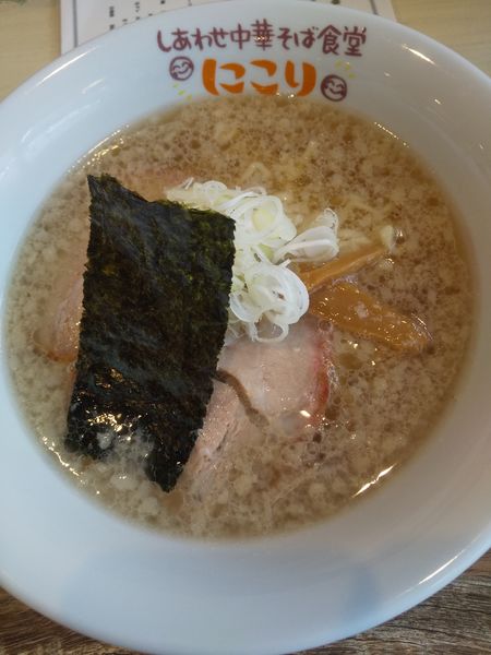 「背脂中華そば900円」@しあわせ中華そば食堂 にこりの写真