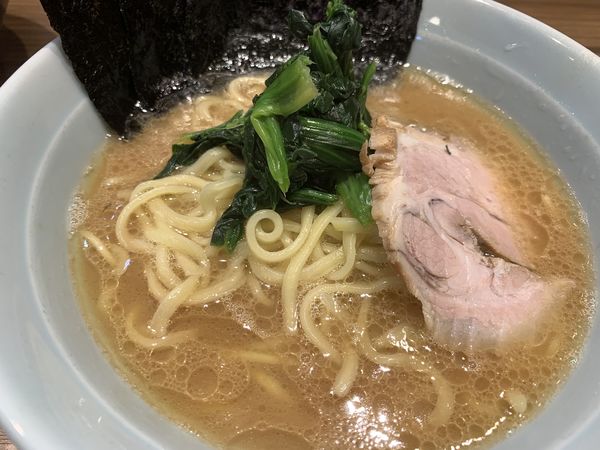 「ラーメン（サービス小ライス）680円」@横浜らーめん渡来武 総本店の写真