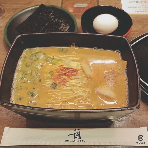 「【限定】釜だれとんこつラーメン＋たまご＋のり＋半替玉」@一蘭 渋谷スペイン坂店の写真