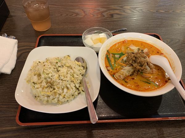 「高菜チャーハンと坦々半麺」@王記酒家 流山店の写真