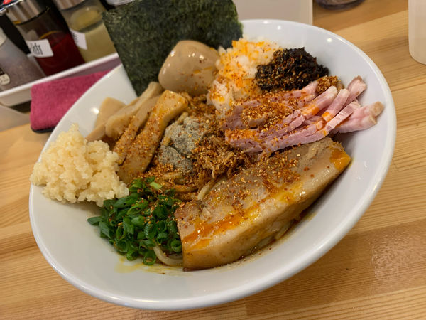 「まぜそば＋フレーバー＝辛まぜそば」@煮干らーめん 川むらの写真