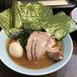 ラーメン　全部のせ