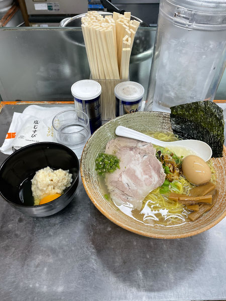 「ホッキ貝出汁塩＋ホッキ貝ソース×2」@覆麺 智の写真