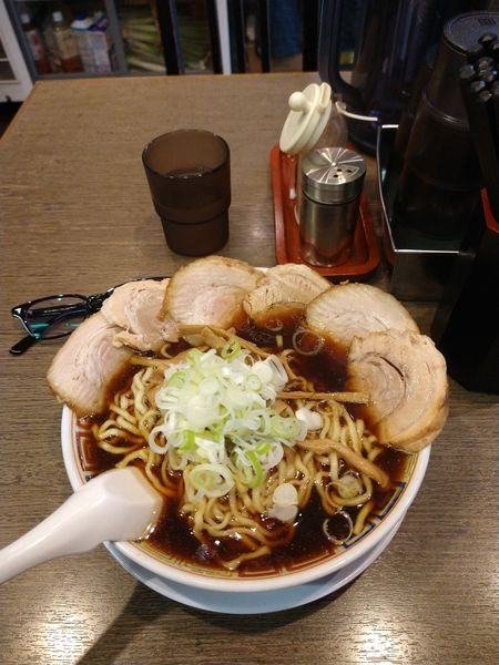 「肉中華そば+大盛（中太）　1080円」@丸中華そばの写真