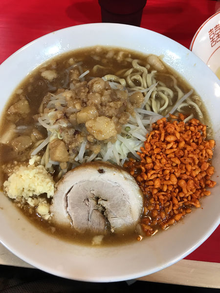 「ラーメン大＋生卵W」@鷹の目 大宮店の写真