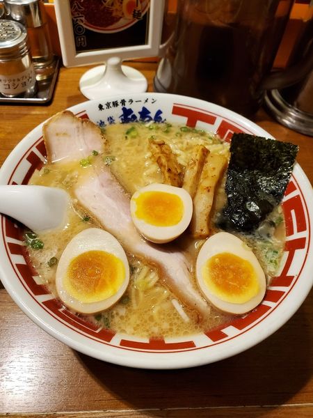 「東京豚骨煮玉子ラーメン　大盛」@屯ちん 池袋本店の写真