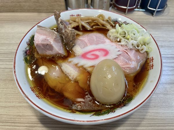 「支那そば チャーシュー ＋ 味玉」@くじら食堂bazar 三鷹店の写真