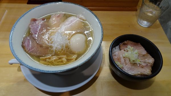 「特製塩（1,100円）＋炙り焼豚丼：塩ダレ（300円）」@中華そば 一清の写真