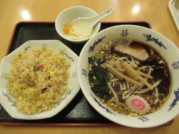 「中華そば（600円）＋半チャーハンセット（＋340円）」@中華そば 双葉の写真