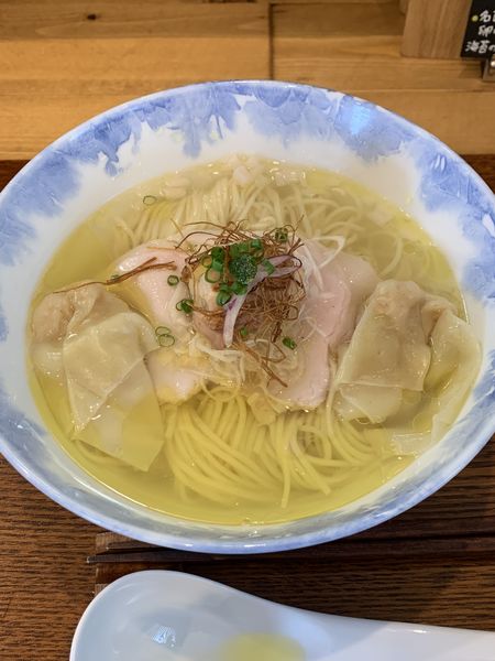 「塩らぁ麺1100円 肉わんたん250円」@Ramen FeeLの写真