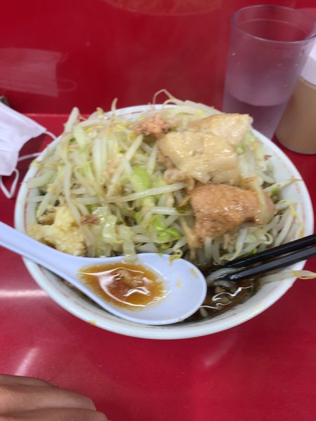 「小ラーメン麺半分野菜マシマシニンニク油」@ラーメン二郎 越谷店の写真