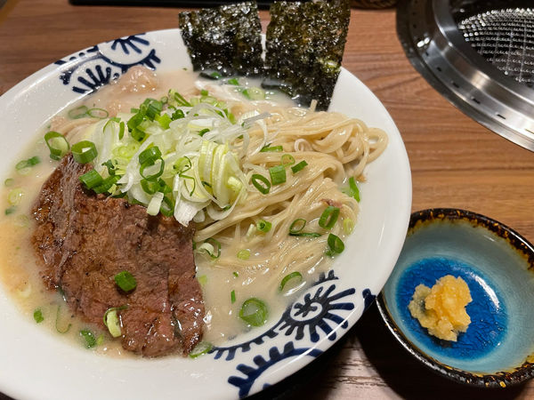 「塩牛骨中華そば1000円、麺増し110円」@竈 kamadoの写真