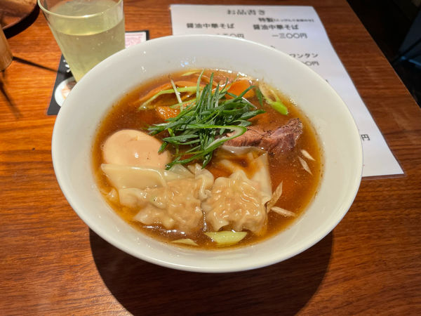 「特製醤油中華そば + 米沢豚魯肉飯」@中華そば べぃしっくの写真