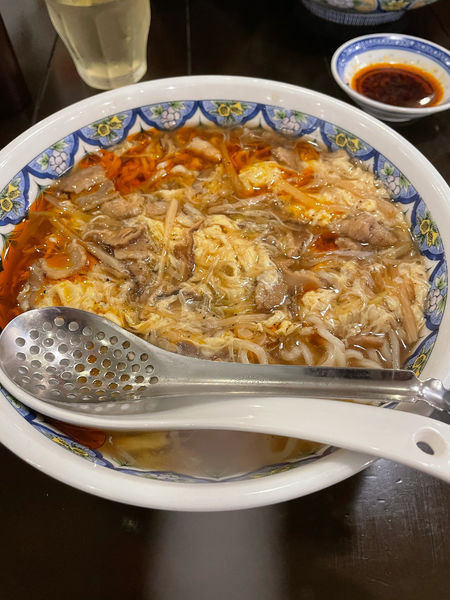 「酸辣湯麺」@中国ラーメン 揚州商人 イオンレイクタウンmori店の写真