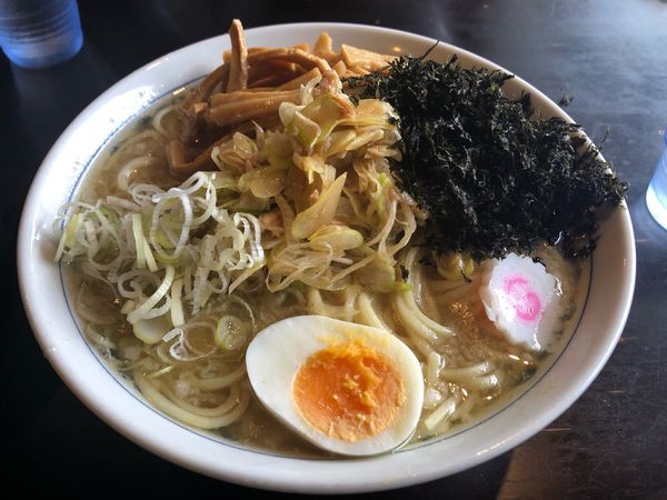 「定番ラーメン　塩　岩海苔トッピング　¥800-」@東池袋大勝軒 しのやの写真