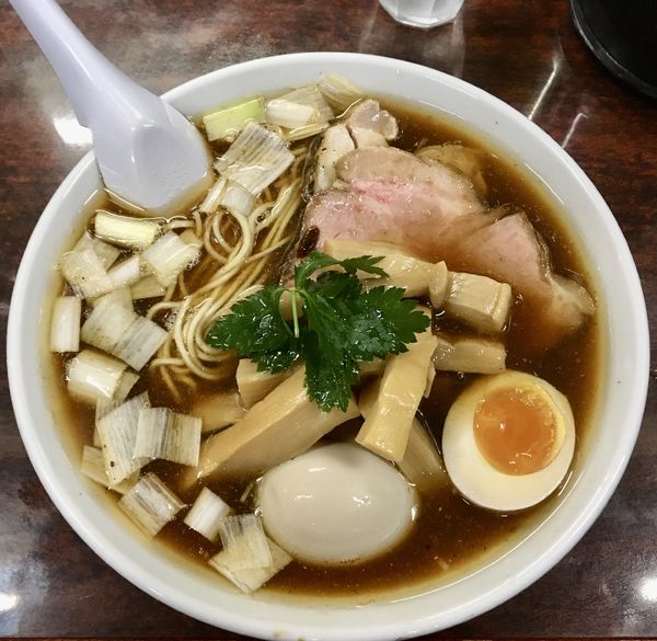 「こく醤油+メンマ+麺大盛り+味玉」@鶏こく中華 すず喜の写真