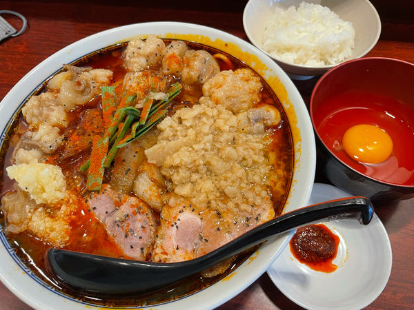 「特製スタミナセット＋牛モツ」@中華そば たた味の写真