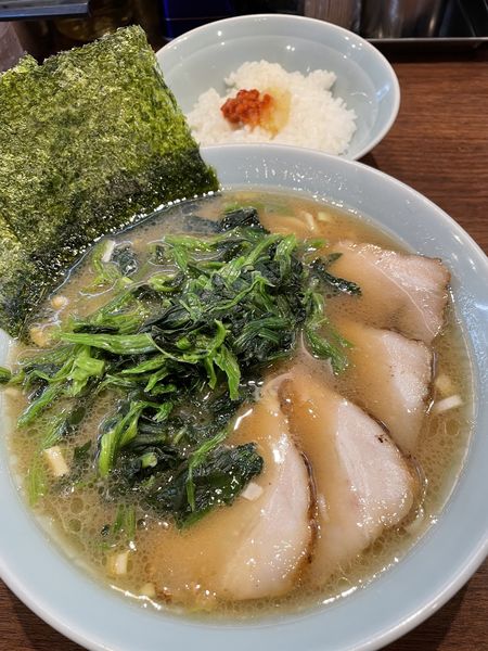 「チャーシュー麺、ほうれん草、半ライス」@金八家の写真