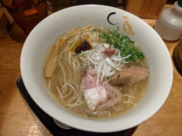 「真鯛と蛤の塩そば950円」@SOBAHOUSE 金色不如帰 新宿御苑本店の写真