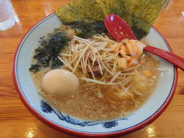「ネギラーメン 850円＋味玉（朝サービス）」@椿 ラーメンショップ 木立店の写真