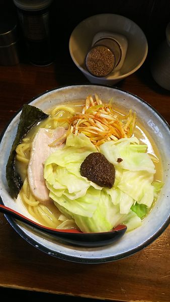 「熟成練り醤油らーめん」@『   』（無銘）の写真