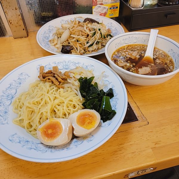 「【期間限定】しょうゆつけ麺＋野菜炒め」@ぎょうざの満洲 久米川南口店の写真