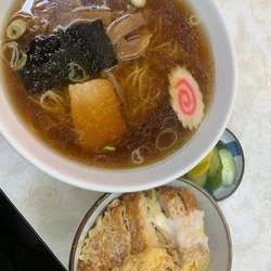 ラーメン・カツ丼（小）セット 900円