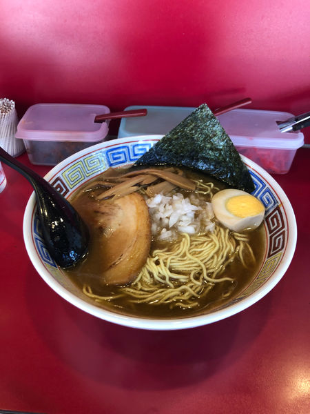 「醤油豚骨らーめん」@長浜らーめん 世田谷店の写真