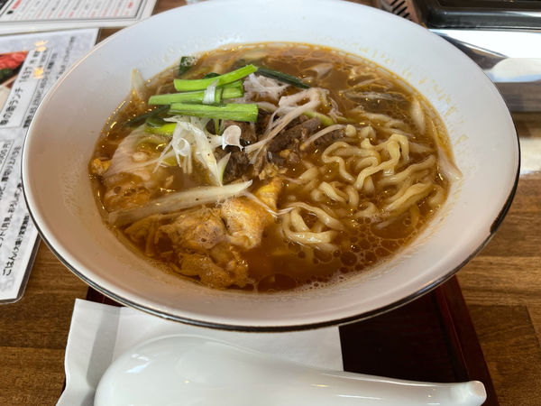 「牛とろ肉ラーメン980円」@昼ラーメン 幸の助の写真