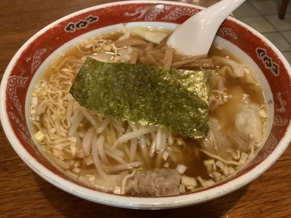 「ワンタンメン　900円」@栄華軒の写真