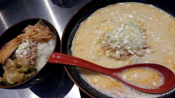 「担々麺そぼろご飯セット(1100円税込)」@高崎はた山の写真