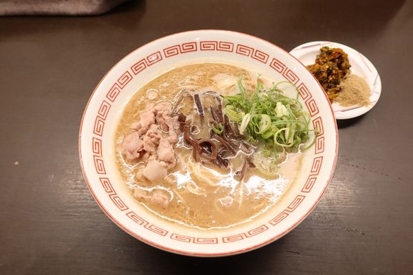 「博多とんこつ￥６５０」@博多とんこつ かたぶつの写真