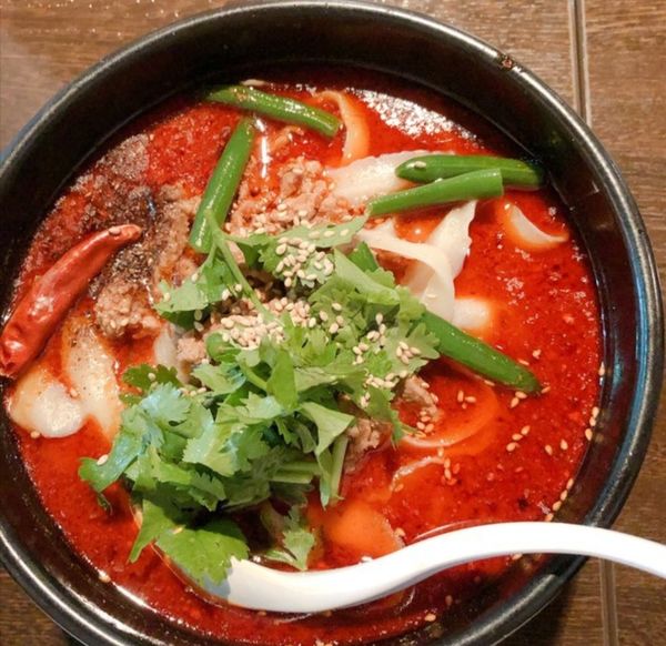 「麻辣刀削麺」@張家 大門店の写真