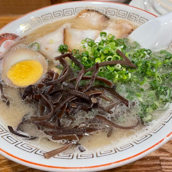 「博多ラーメン」@博多ラーメン でぶちゃん 高田馬場本店の写真