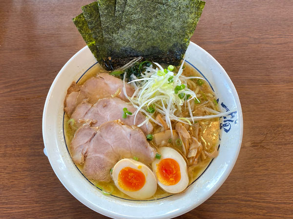 「醤油とんこつスペシャル 大 1,100円」@究極ラーメン 横濱家 四街道店の写真