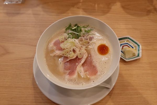 「鶏白湯ラーメン￥８８０」@鶏そば 風鈴の写真