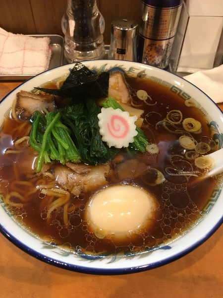 「醤油ラーメン+味玉」@麺屋かむいの写真