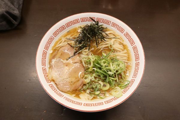 「【限定】あご出汁らーめん(コロ)¥750」@博多とんこつ 豚の足跡の写真