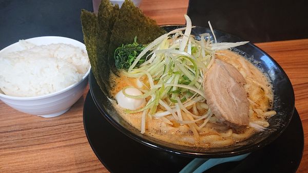 「家系味噌(800円)」@横浜家系ラーメン 麺匠家 有玉店の写真