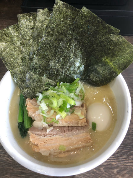 「鶏そば(味玉　チャーシュー)1150円　のり100円」@オタクが作るラーメンは異世界でも通用するらしい。の写真