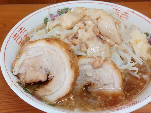 「ラーメン（麺少なめニンニクアブラ）」@ラーメン二郎 亀戸店の写真