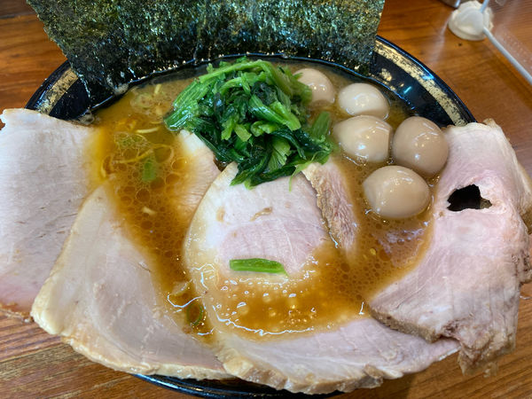 「チャーシュー麺＋味うずら」@末廣家の写真