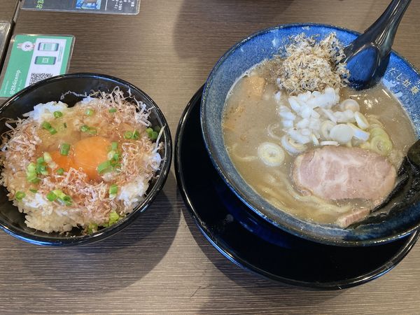 「こいくち濃厚煮干し」@だし拉麺きんざんの写真