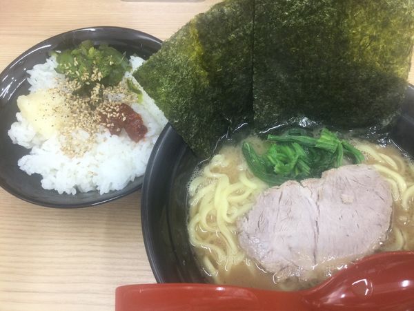 「ラーメン・並(¥650+ライス無料)」@横浜ラーメン 武蔵家 御茶ノ水店の写真